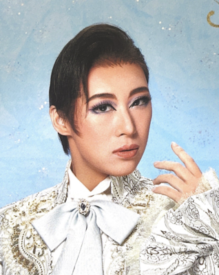 Kazumi Shou Onstage Pic